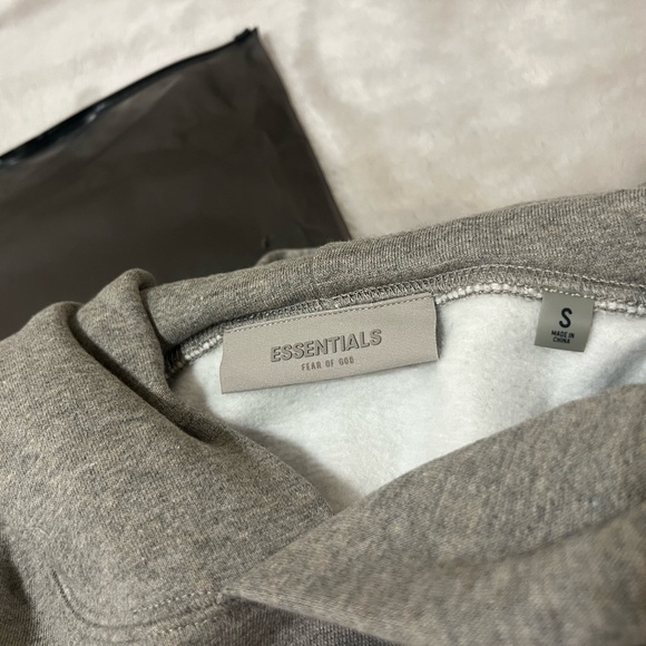 Essentials Fear of God Dark Oatmeal Hoodie - Picture 4 of 5